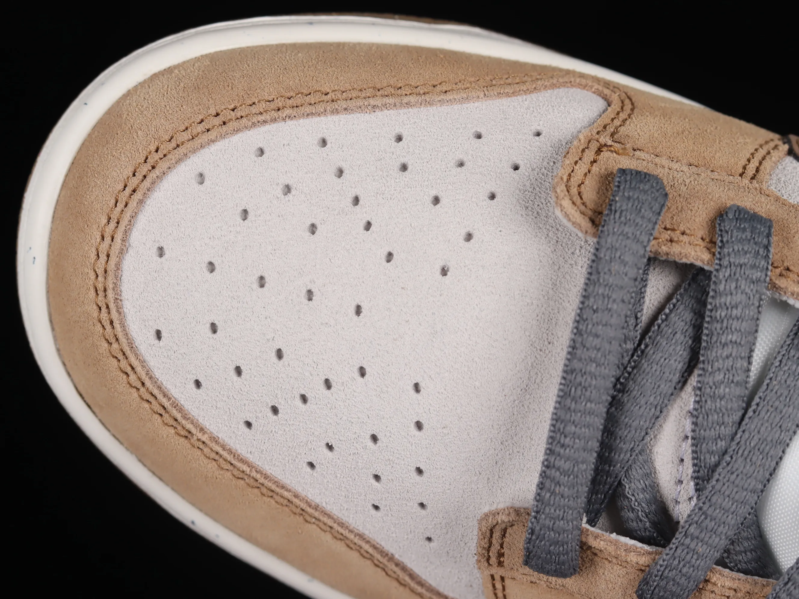 All Categories Nk SB Dunk Series Nk SB Dunk Low Low-top sneakers Nk SB Dunk Low "85" Khaki brown double hook SB low-top sports and leisure sneakers DO9457-115